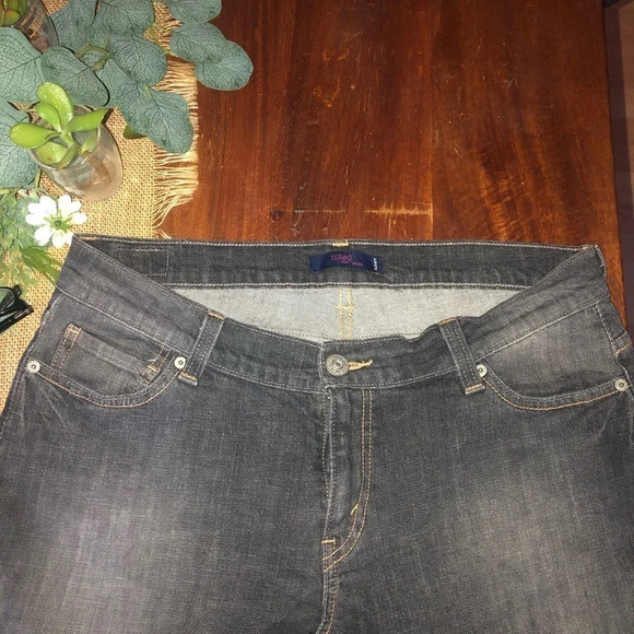Levi’s dark gray jean - Picture 6 of 7